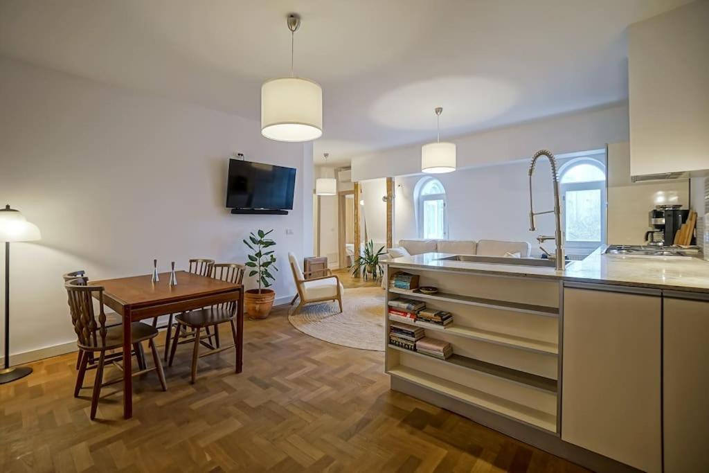 Central Apartment - Nido'S Area บูคาเรสต์ ภายนอก รูปภาพ